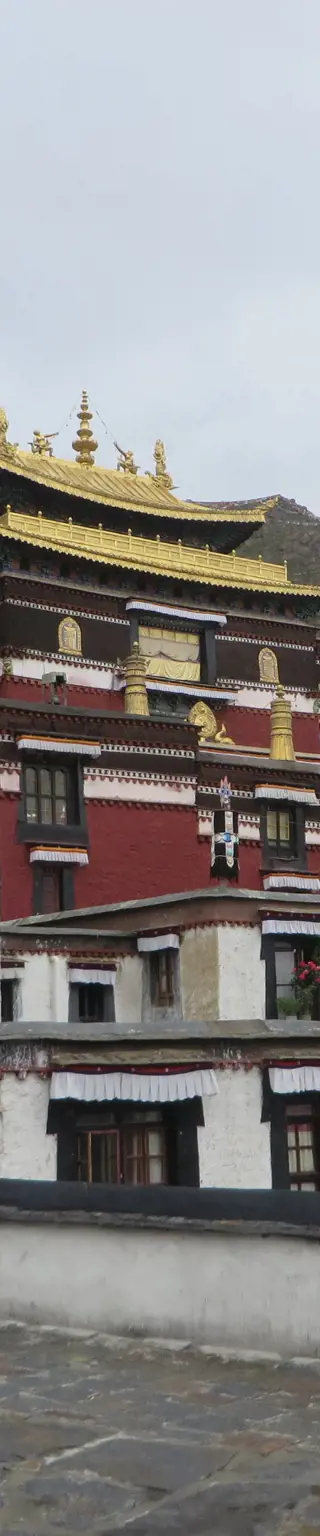 Besuche die Residenz des Panchen Lamas